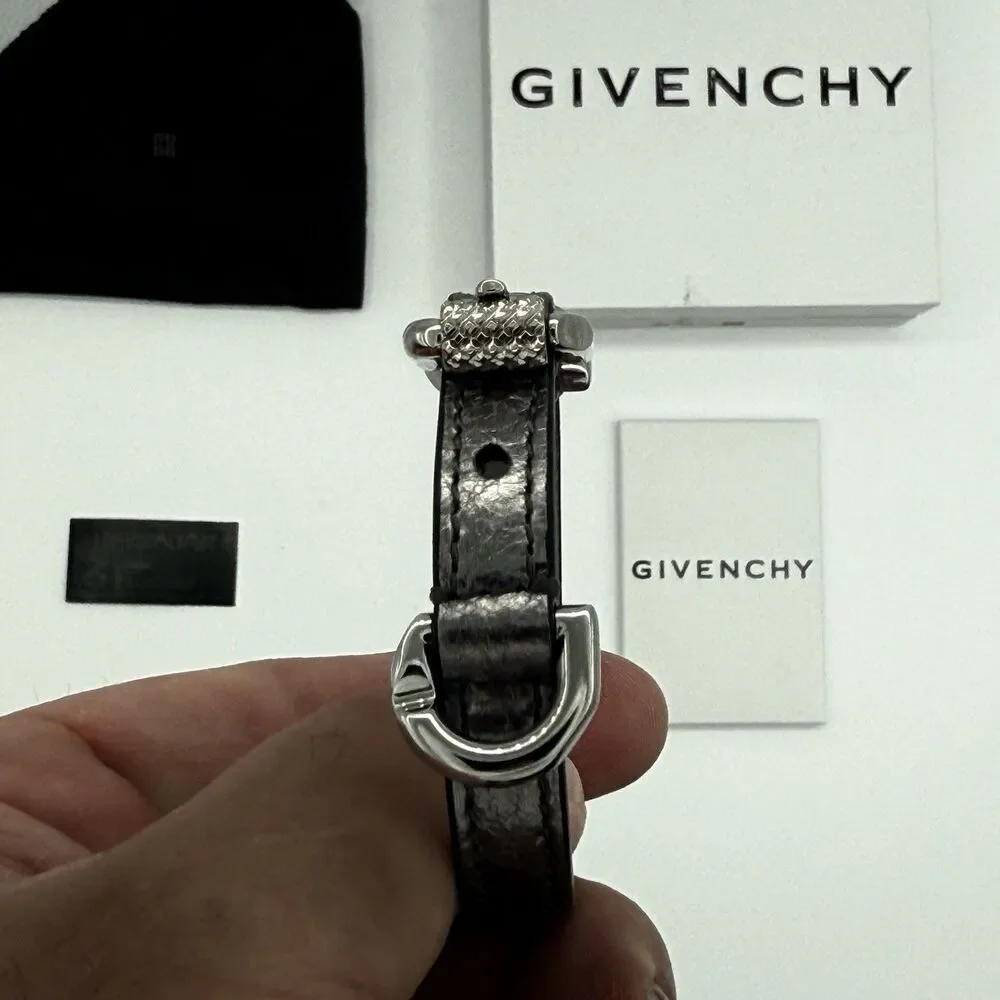Women’s Givenchy Leather Bracelet Voyou Silvery Grey. Never Worn! Box Included!